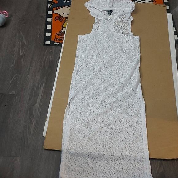 Love by Chesley White Floral Crochet Hooded Swimsuit Cover Up Vacation Boho Swim - Picture 4 of 8